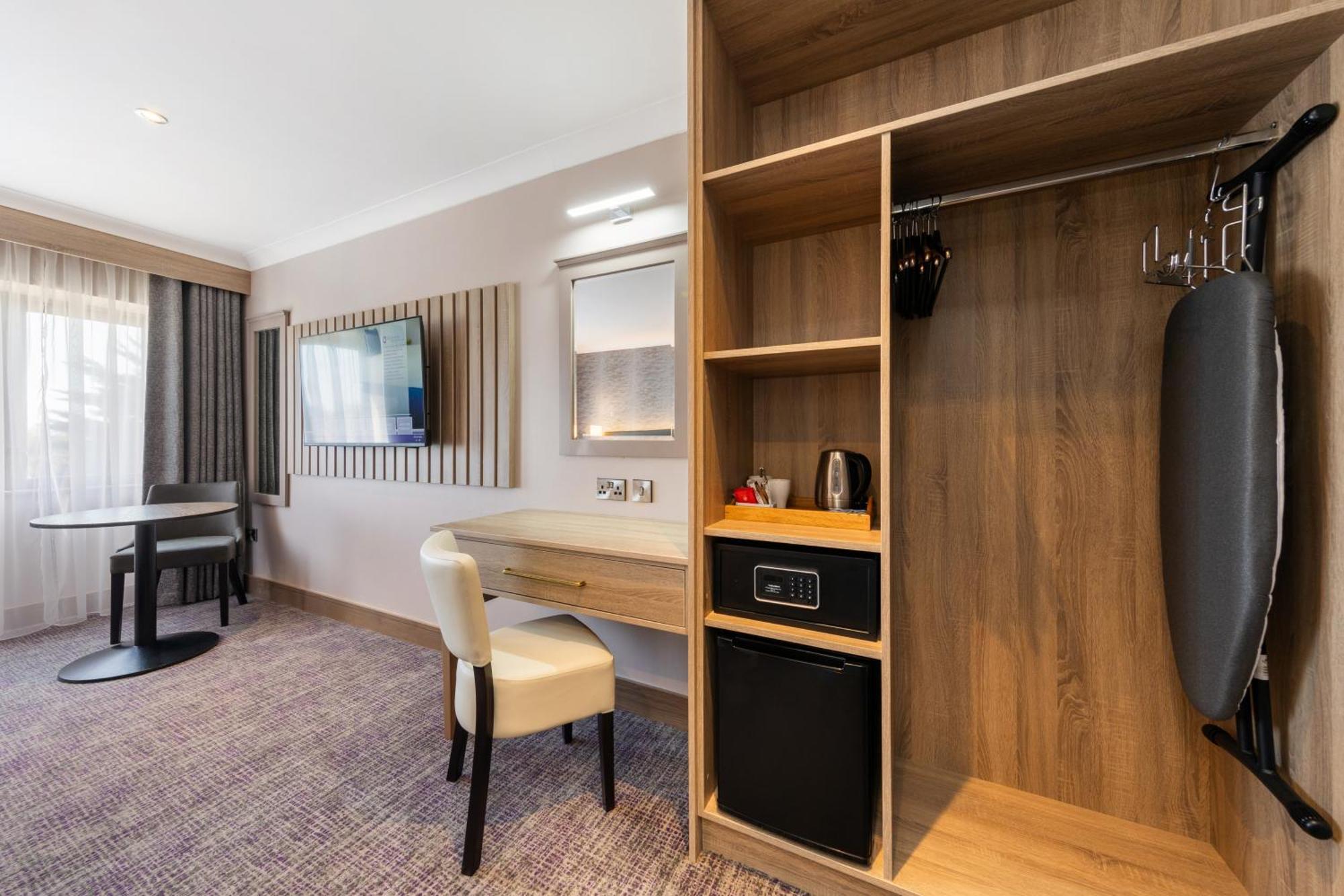 Rochestown Lodge Hotel Dun Laoghaire Exteriér fotografie